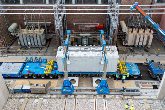 Transport vom Trafo in das Umspannwerk Hütte Süd